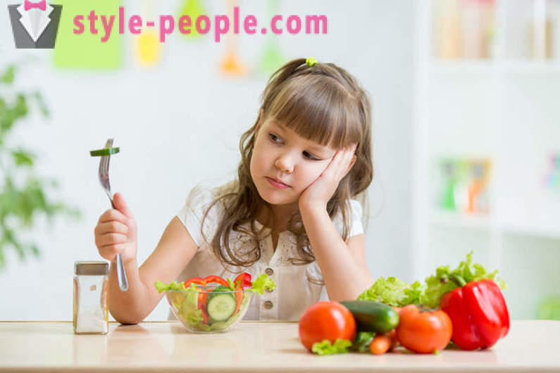 How to teach a child to eat vegetables