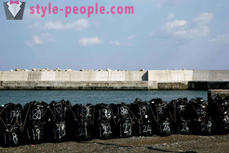 Coast of Japan, the tsunami damaged in 2011, protected the 12-meter wall