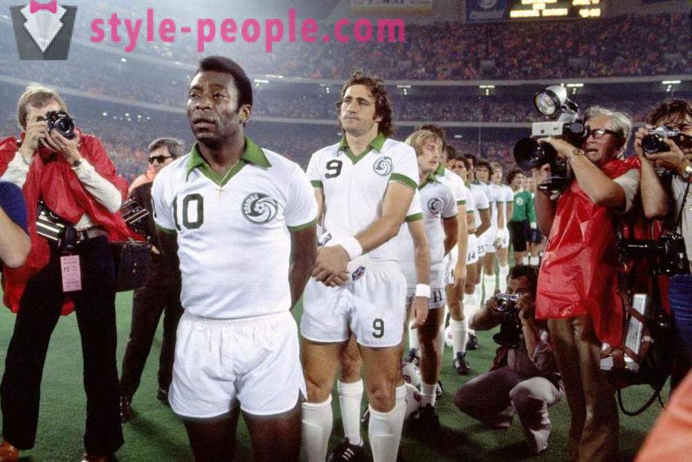 Edson Arantes: biography, Pele football career, awards and photos