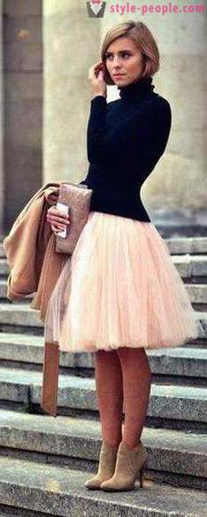 From what to wear skirt-pack: interesting ideas and recommendations of professionals