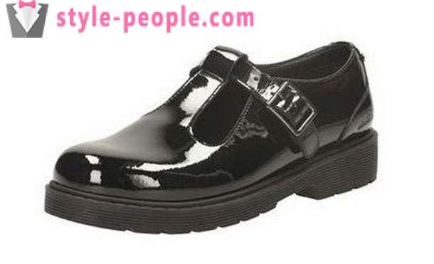 How to choose the shoes for girls in school: Tips and reviews on manufacturers