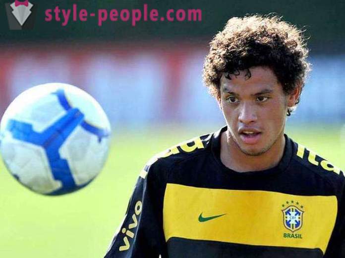 Carlos Eduardo Marques: Brazilian football career