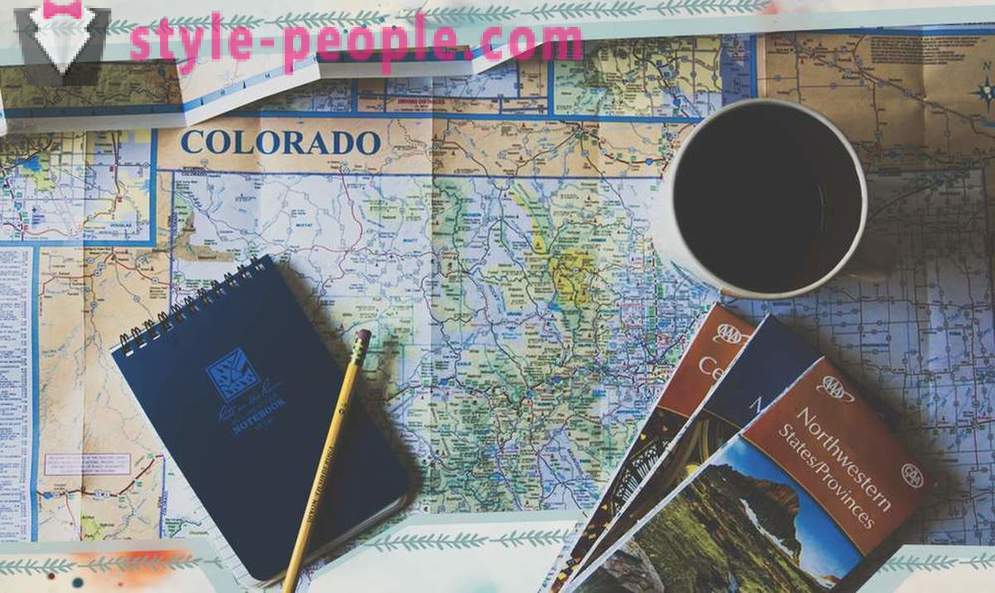 How to travel alone and have fun