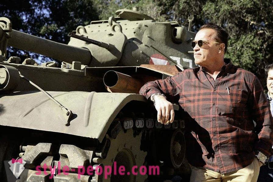Arnold Schwarzenegger's office in the army
