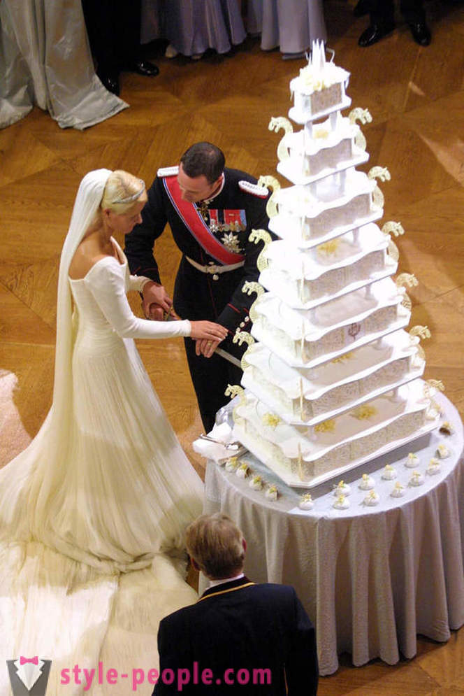 A selection of striking the royal wedding cakes