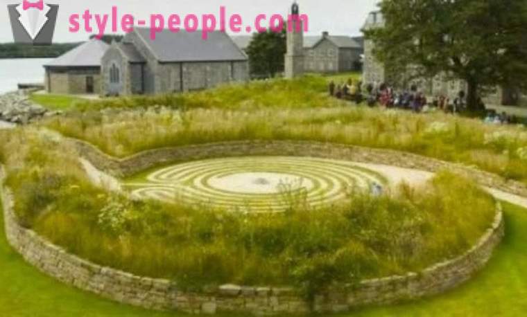 Strange and unusual attractions in Ireland