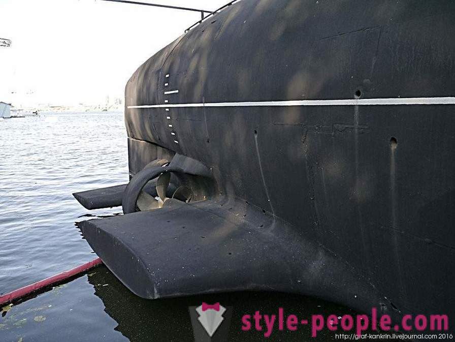 In fact arranged submarine