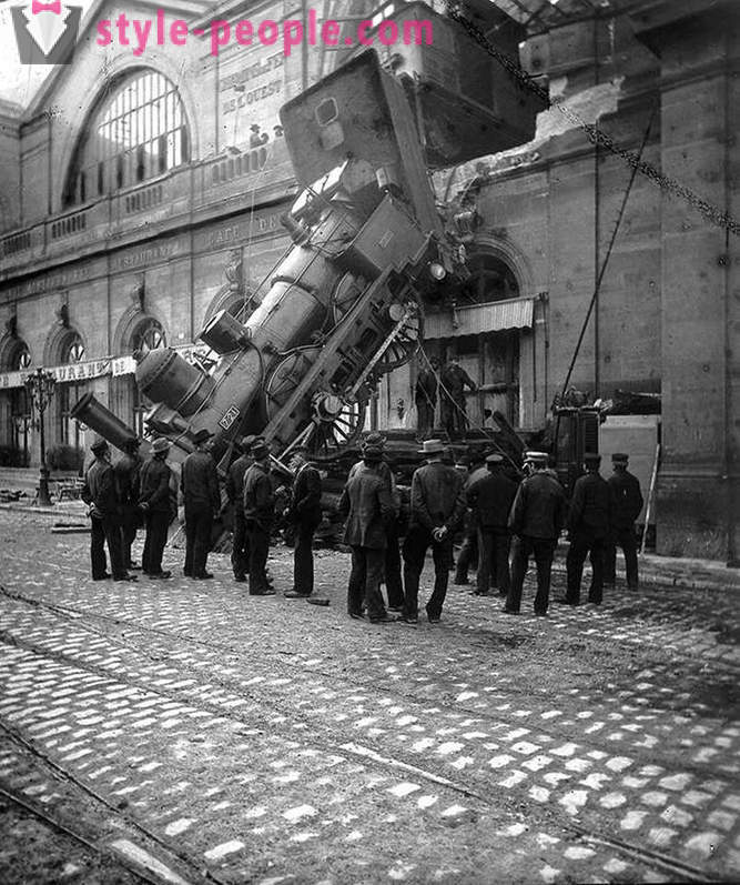 Train wreck at Montparnasse Station in 1895