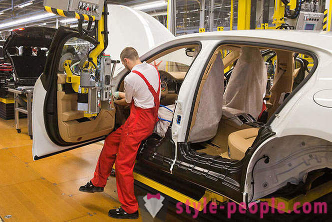 Tour of the ideal car production in Leipzig