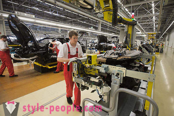 Tour of the ideal car production in Leipzig