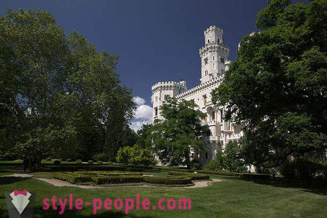 Excursion to the pearl of South Bohemia - the castle Hluboka nad Vltavou