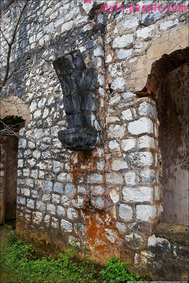 Abandoned French female guest house in Vietnam