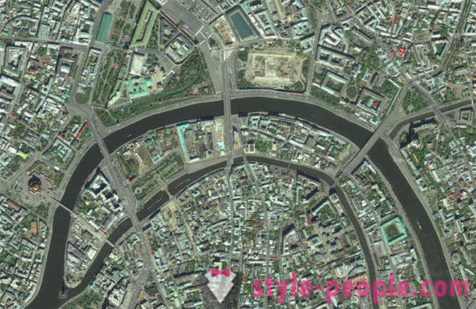 How did 10-way highway in the center of Moscow