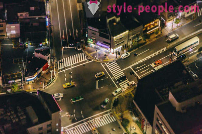 Walk on a miniature Tokyo