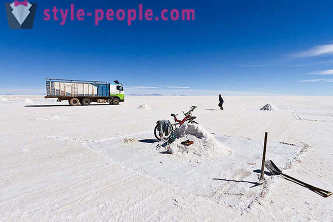 Journey through the world's largest salt desert