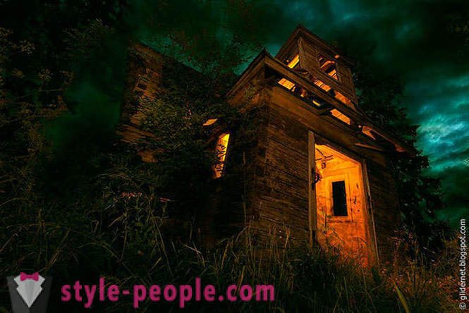 Night Watch - atmospheric pictures of abandoned buildings