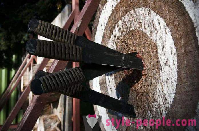How to throw knives properly: tips for beginners and safer ways
