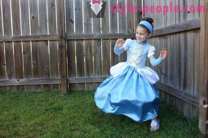 How to make a Cinderella costume with their own hands