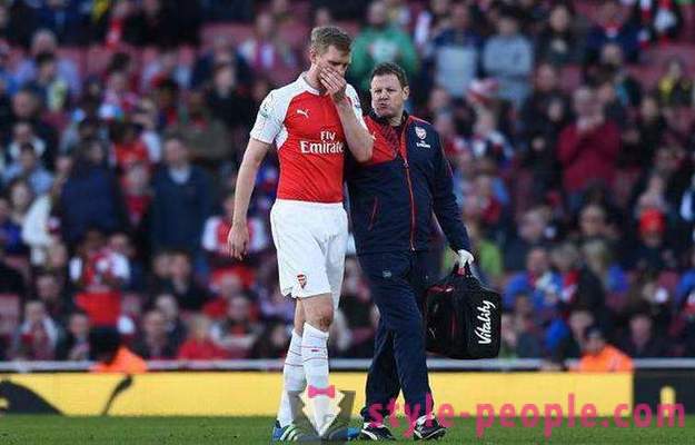 Per Mertesacker: interesting facts about the life and career of the German defender