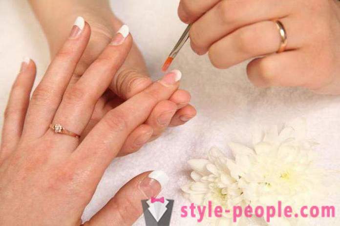 Kits for nail at home: that they contain, and how to choose