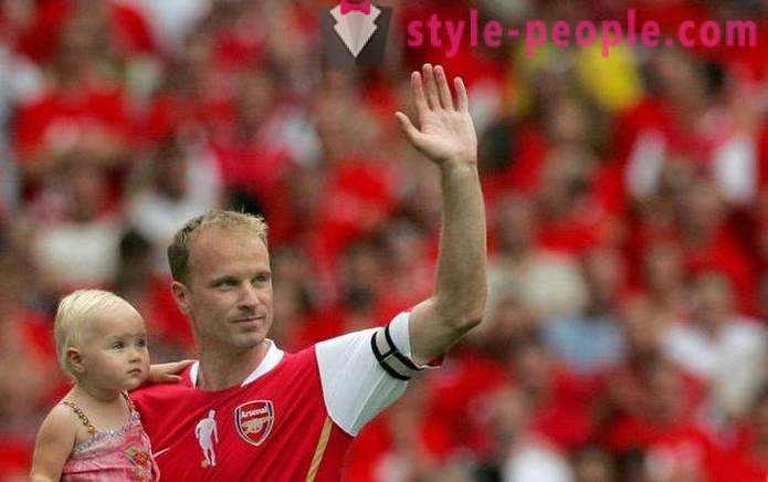 Dennis Bergkamp - Dutch football coach. Biography sports career