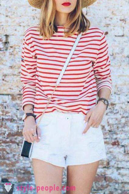 Indispensable subject summer wardrobe - white shorts. From what to wear and how to combine them with other things