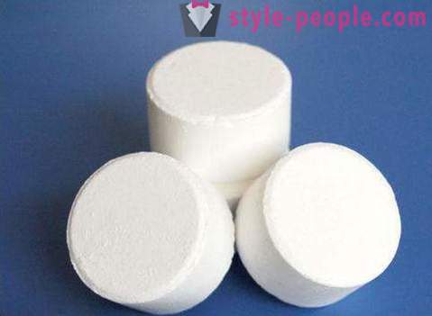 Tablets for the pool, so as not bloomed water. Chlorine tablets for swimming pool cleaning