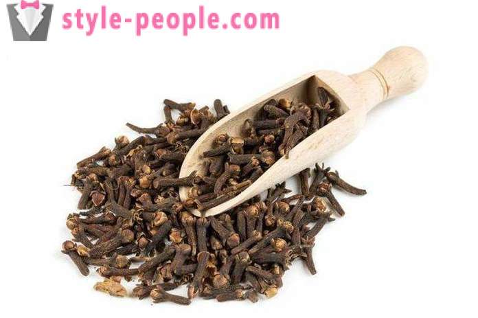 Clove essential oil: properties and applications