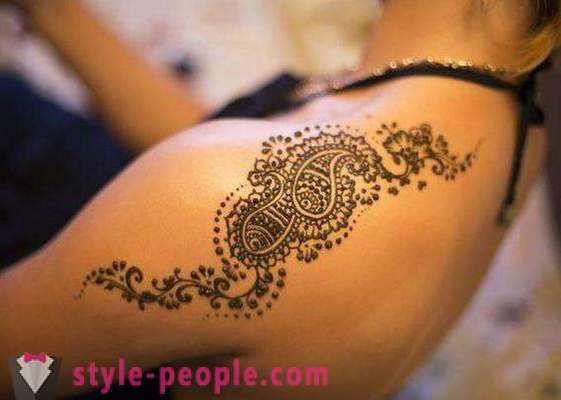 Beautiful tattoo for girls on the shoulder
