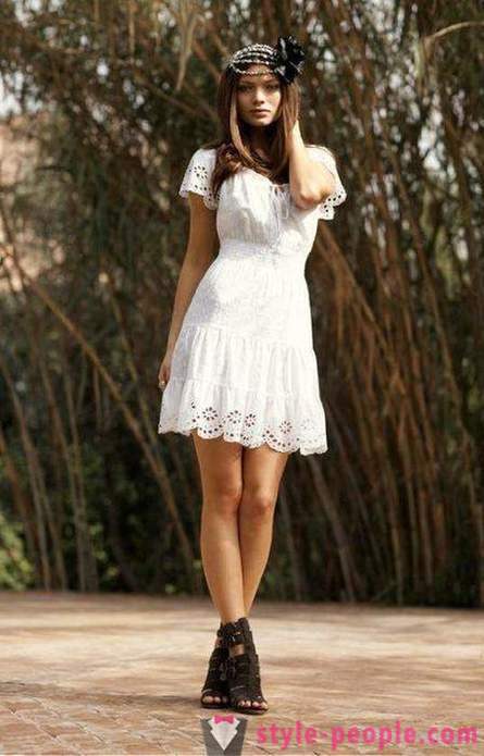 White sundresses. The best models for work and leisure