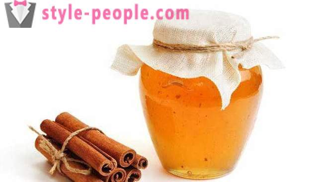 Hair mask with honey and cinnamon