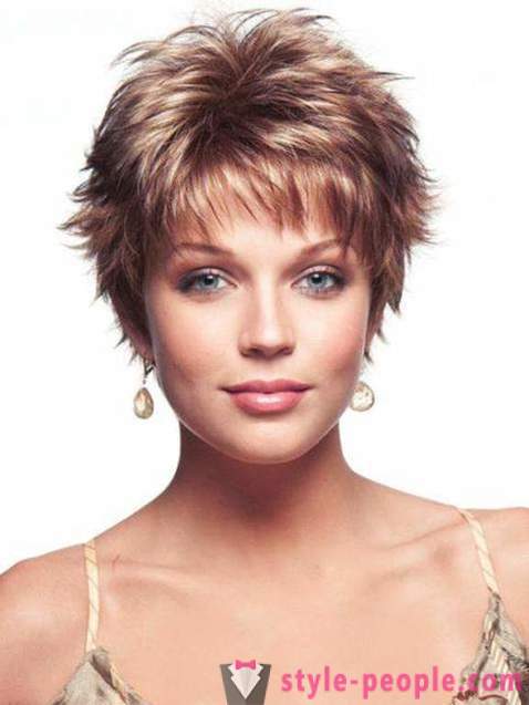 How to style your hair short? Variants of the original and beautiful hair styling