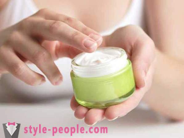 How to choose a face cream for dry skin: tips and reviews beauticians