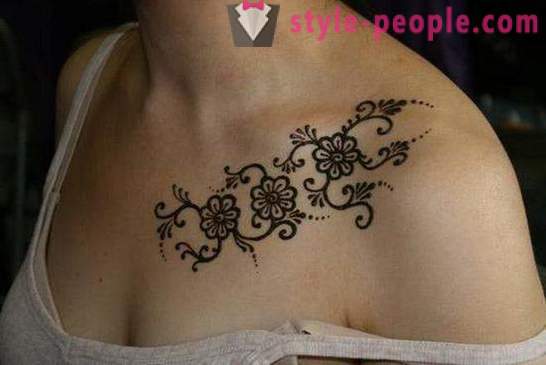 Tattoo on her collarbone for men and women