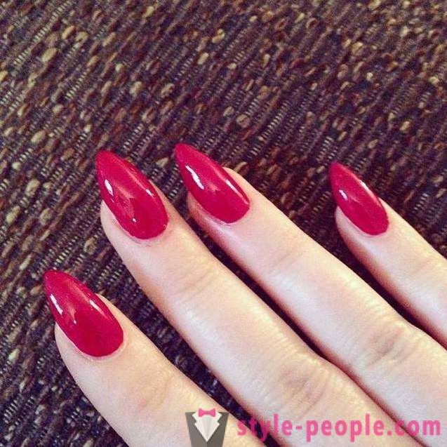 Red manicure and its features