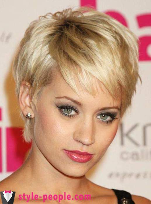 What are the hairstyles you can do on short hair? Evening hairstyles for short hair: Photo