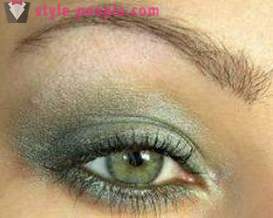 Gray-green eyes, a make-up suit?