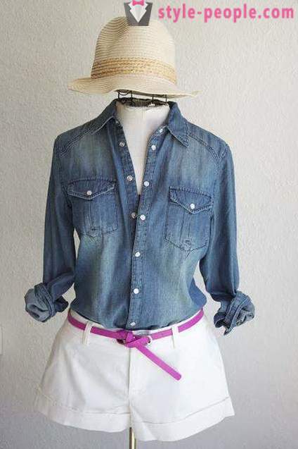 Denim shirt: stylish and relevant at all times!