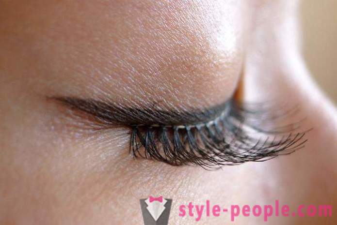 How to glue false eyelashes and how to remove them
