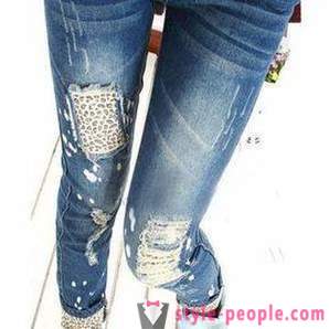 Bold and fashionable - Jeans with holes