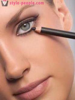 How to draw arrows on the eyelids