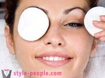 Dark circles under the eyes. How to remove them at home