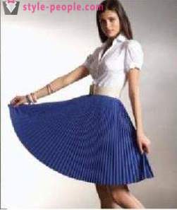 Trend of the season: pleated skirt