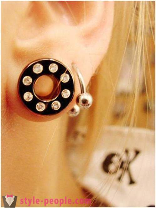 Tunnels in the ears - for extreme piercing